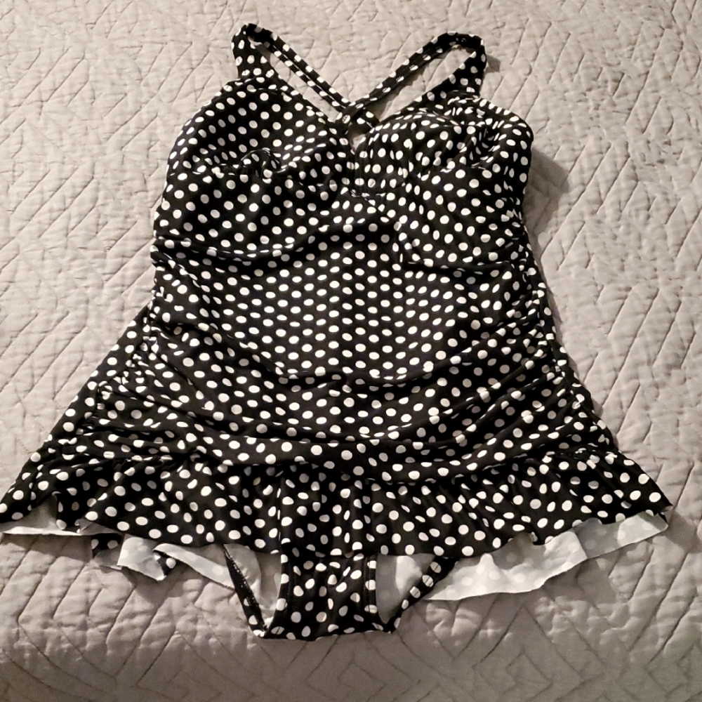 Like New Ocean Dreams Black and White Swimwear